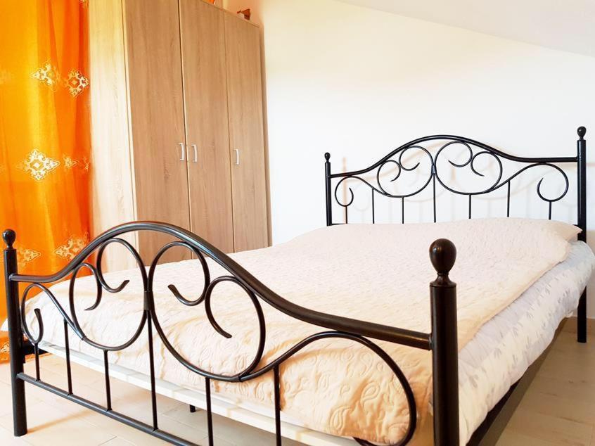 Talija Apartments Krimovica Budva Rum bild